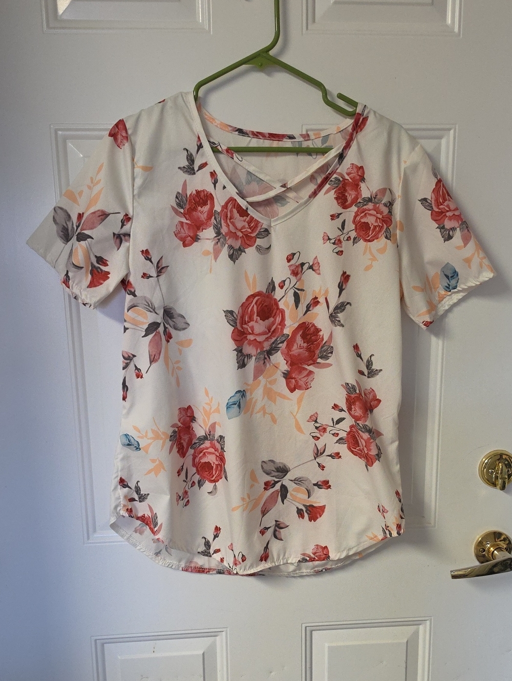 Women’s Floral V-Neck Short Sleeve Top - White with Red Roses
